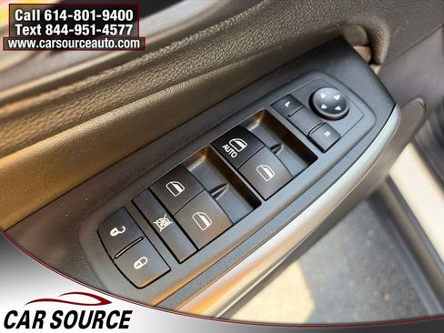 Used 2019 Jeep Cherokee Latitude w/ Popular Appearance Group AWD/4WD image 16