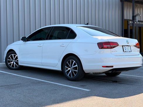 Used 2017 Volkswagen Jetta SE FWD image 7