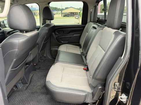 Used 2021 Nissan Titan S RWD image 13