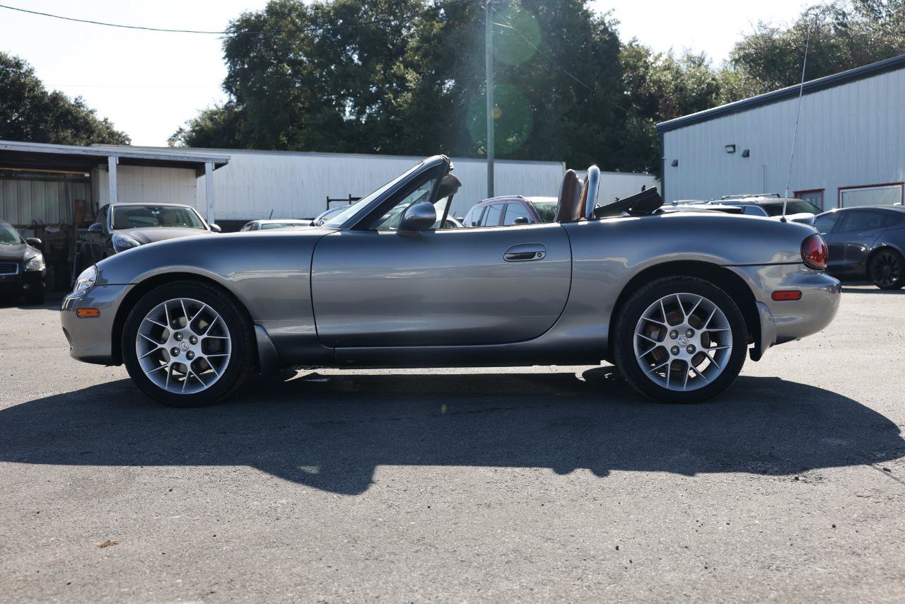 Used 2002 MAZDA MX-5 Miata SE RWD image 3