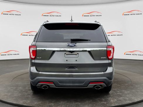Used 2018 Ford Explorer XLT w/ Equipment Group 201A AWD/4WD image 9
