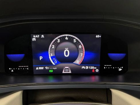Used 2023 Volkswagen Taos SE AWD/4WD image 12