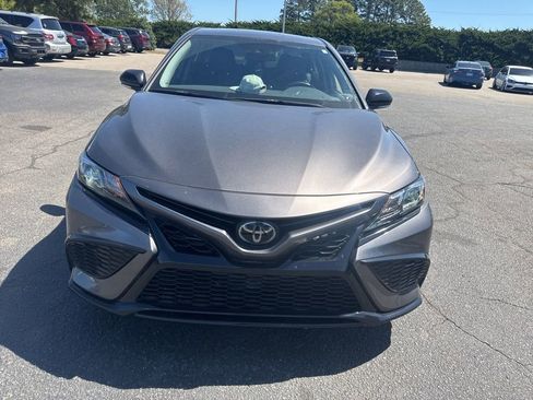 Used 2023 Toyota Camry SE image 2