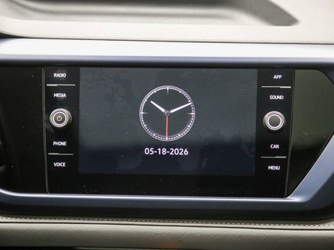 Used 2024 Volkswagen Taos SE w/ Panoramic Sunroof Package FWD image 15