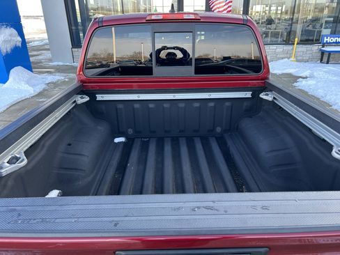 Used 2022 Nissan Frontier SV image 15