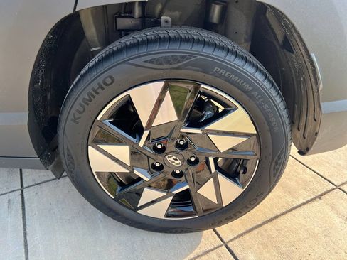Used 2024 Hyundai Kona SEL FWD image 14