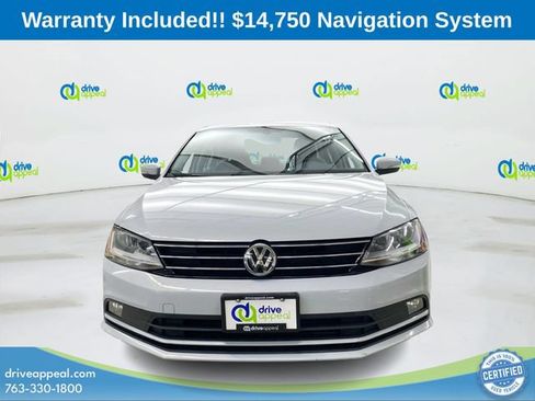 Used 2017 Volkswagen Jetta SEL FWD image 3