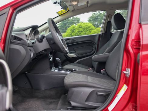 Used 2013 Ford Fiesta SE FWD image 15