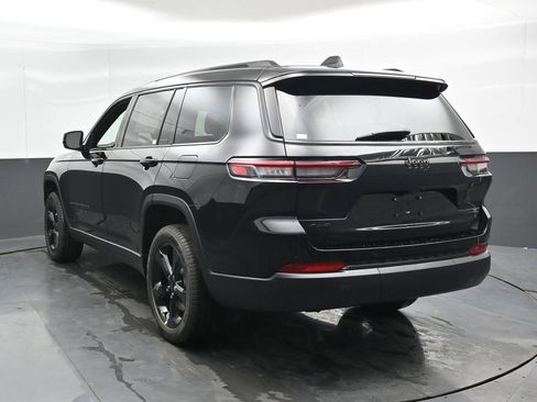 New 2025 Jeep Grand Cherokee L Limited w/ Black Appearance Package image 8