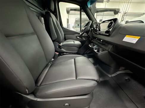 New 2025 Mercedes-Benz Sprinter 2500 image 26