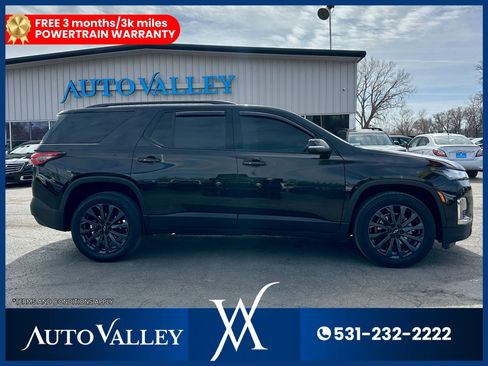Used 2023 Chevrolet Traverse RS w/ LPO, Floor Liner Package AWD/4WD image 8
