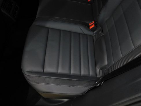 Used 2025 Volkswagen Golf image 88