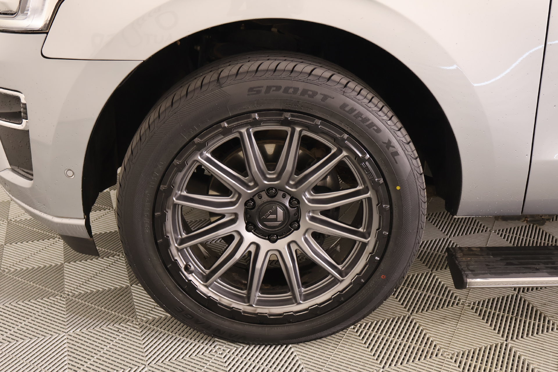 Used 2024 Ford Expedition Max Platinum AWD/4WD image 19