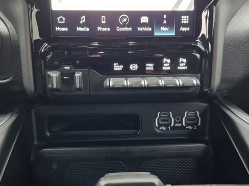 Used 2024 RAM 3500 Laramie w/ Night Edition image 17