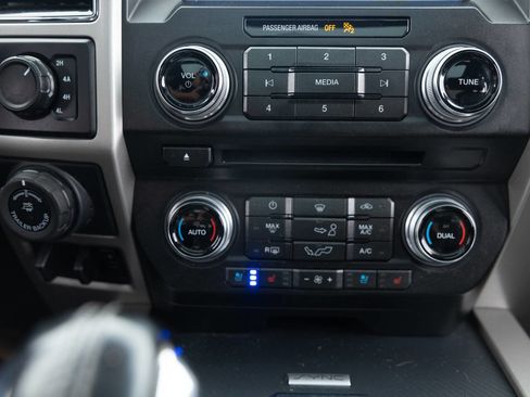 Used 2018 Ford F150 Lariat w/ Equipment Group 502A Luxury image 41