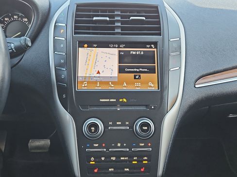 Used 2019 Lincoln MKC Select w/ Select Plus Package image 25