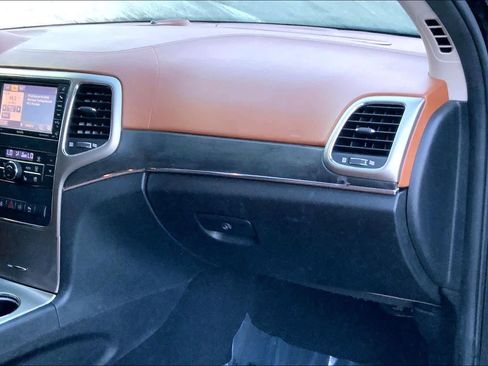 Used 2012 Jeep Grand Cherokee Overland Summit image 17