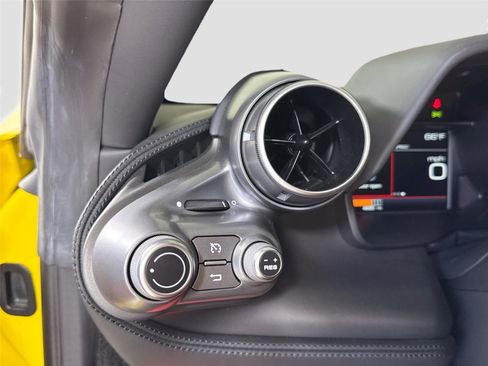 Used 2022 Ferrari F8 Tributo image 25