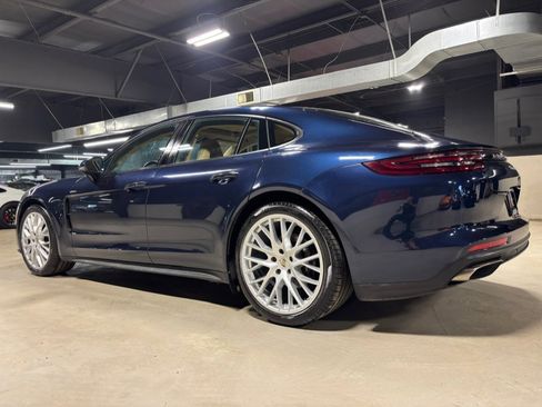 Used 2018 Porsche Panamera 4 image 8