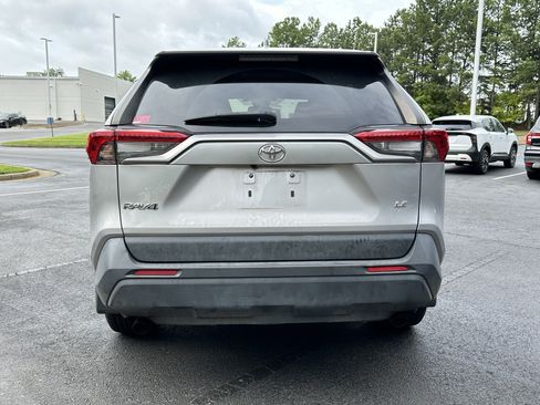 Used 2022 Toyota RAV4 LE FWD image 10