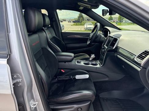 Used 2017 Jeep Grand Cherokee Trailhawk AWD/4WD image 23