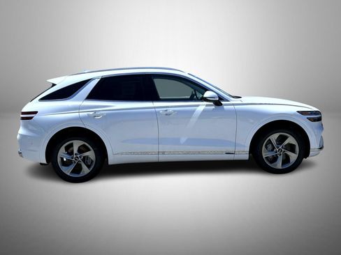 New 2026 Genesis GV70 2.5T Advanced w/ G1 Accessory Package AWD/4WD image 4