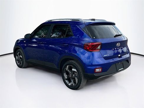 New 2025 Hyundai Venue SEL image 4
