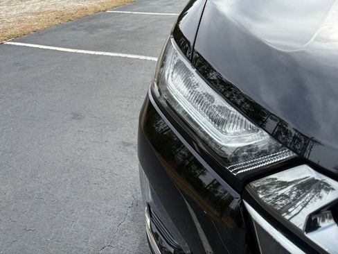 Used 2023 Chevrolet Traverse Premier w/ Redline Edition image 26