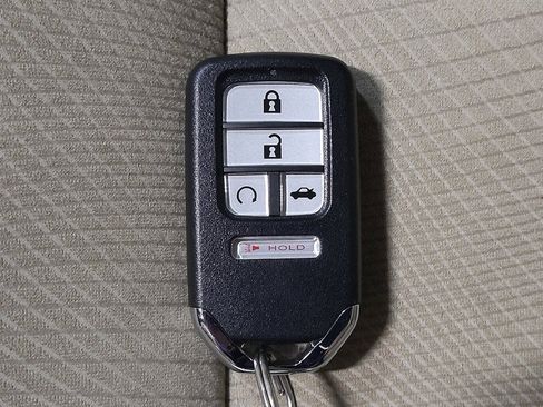 Used 2017 Honda Accord EX image 32