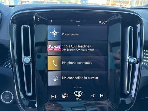 Used 2022 Volvo XC40 T5 R-Design w/ Climate Package image 22