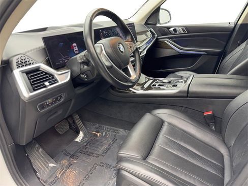 Used 2023 BMW X7 xDrive40i image 55