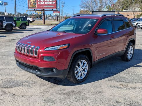 Used 2017 Jeep Cherokee Latitude w/ Comfort/Convenience Group image 7