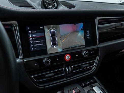 Used 2025 Porsche Macan image 18