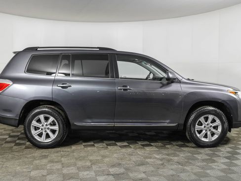 Used 2012 Toyota Highlander SE w/ Tow Pkg image 15