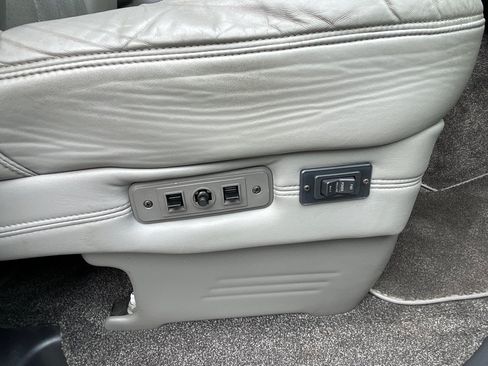 Used 2012 Chevrolet Express 2500 LT RWD image 18
