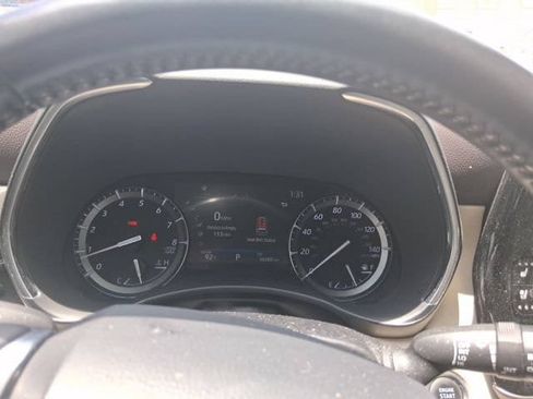 Used 2021 Toyota Highlander Limited FWD image 5