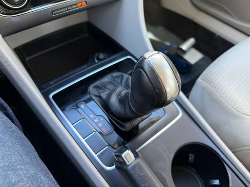 Used 2016 Volkswagen Passat 1.8T R-Line image 32