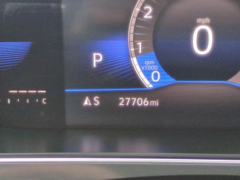 Used 2023 Volkswagen Tiguan SE R-Line image 11