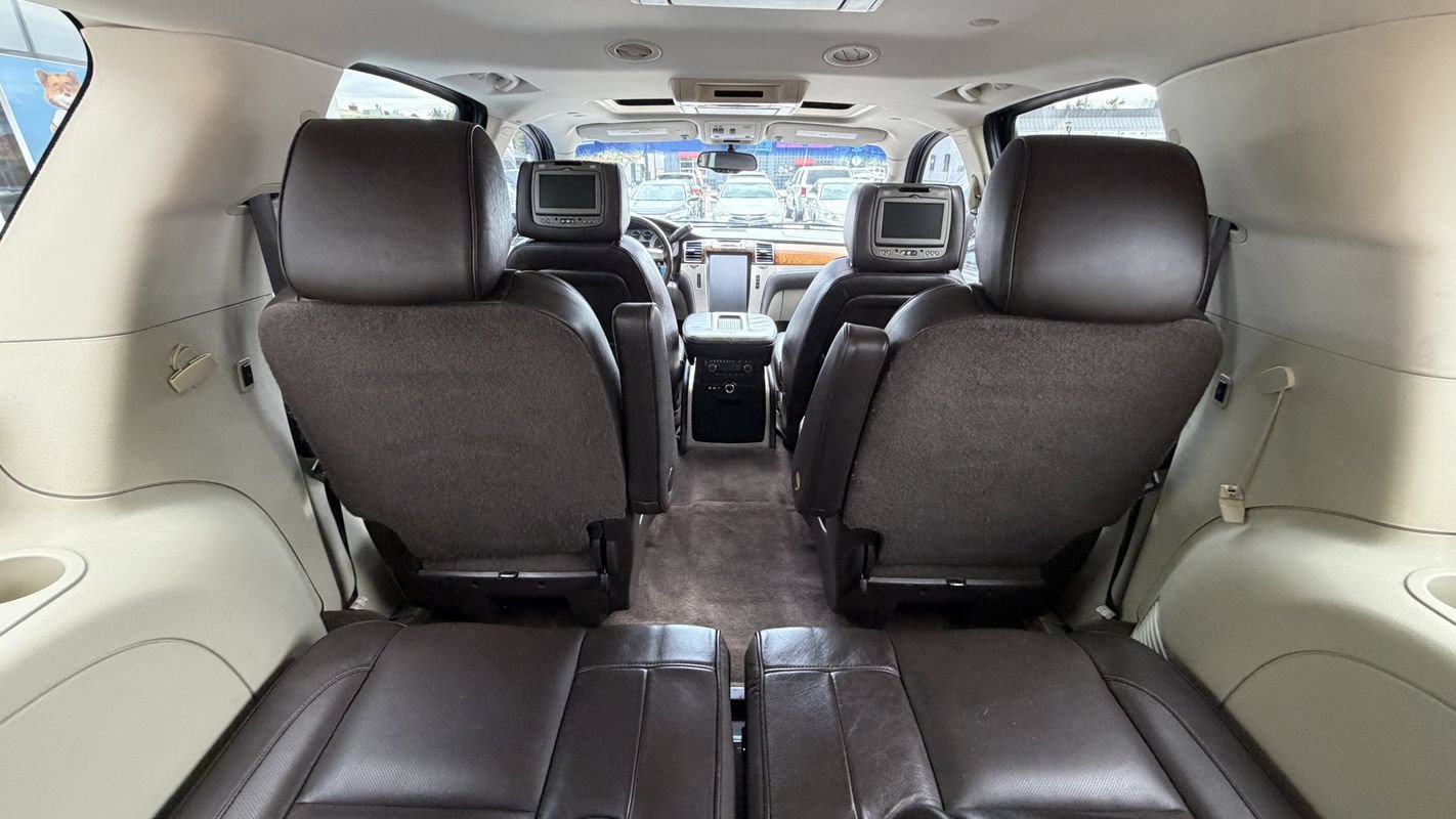 Used 2011 Cadillac Escalade ESV Platinum AWD/4WD image 11