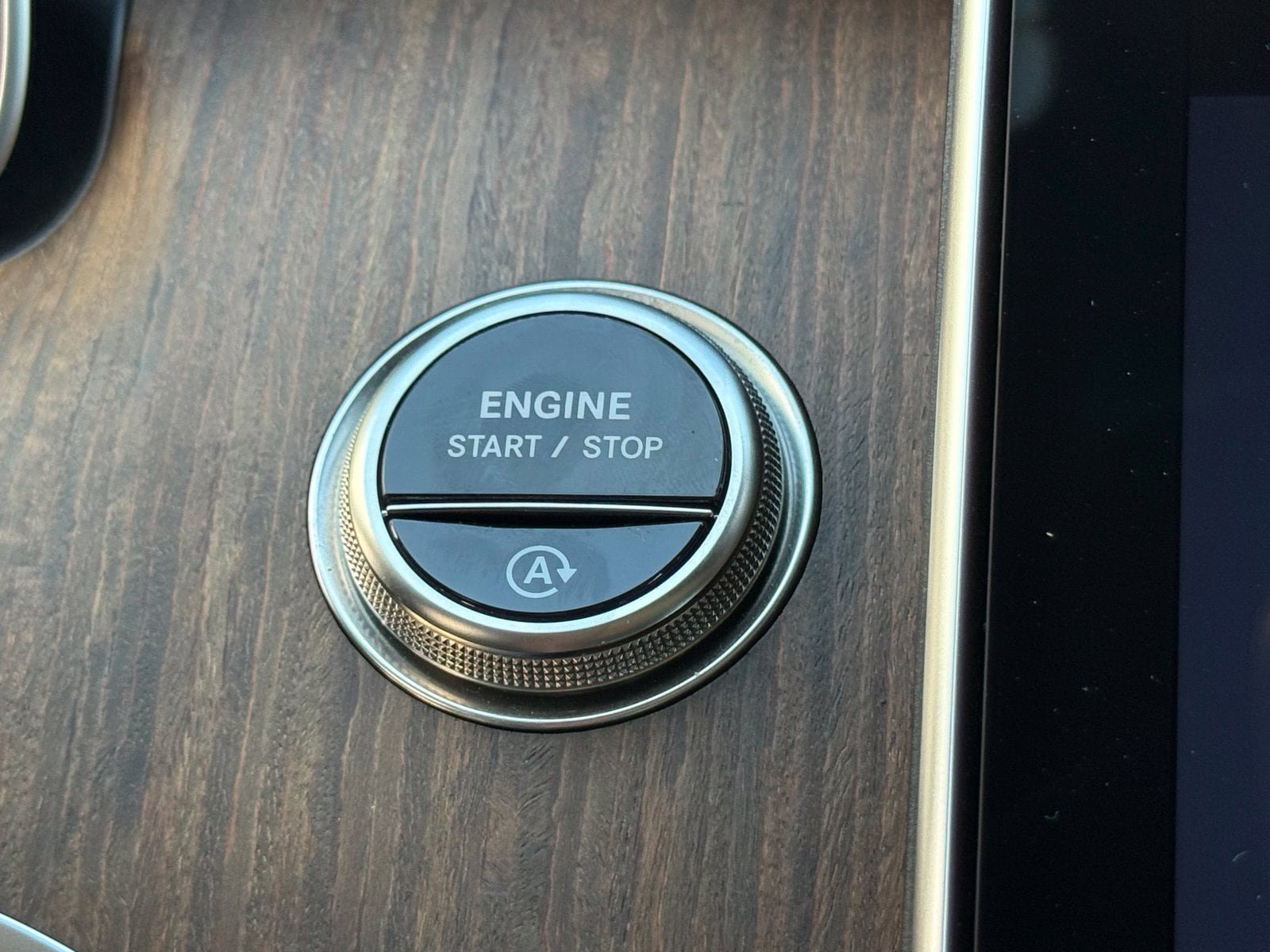 Used 2025 Mercedes-Benz C 300 Sedan image 37