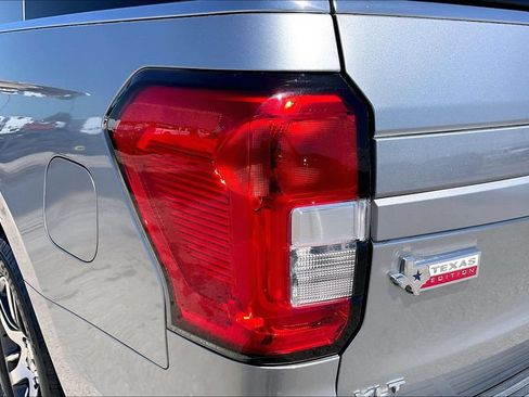 Certified 2022 Ford Expedition XLT RWD image 20
