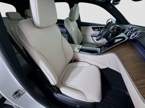 Certified 2025 Mercedes-Benz GLC 300 4MATIC image 29