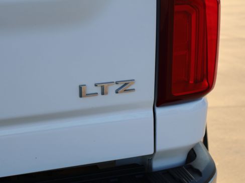 Used 2023 Chevrolet Silverado 3500 LTZ w/ LTZ Texas Edition image 11