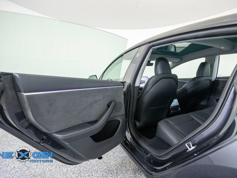Used 2025 Tesla Model 3 Long Range AWD/4WD image 22