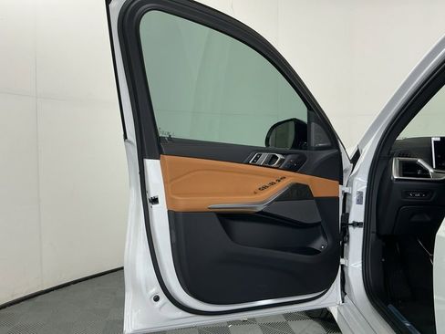 New 2026 BMW X5 xDrive50e w/ M Sport Package AWD/4WD image 19