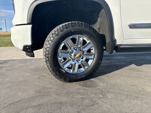 Used 2024 Chevrolet Silverado 3500 High Country w/ High Country Premium Package image 32