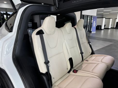 Used 2023 Tesla Model X AWD/4WD image 17