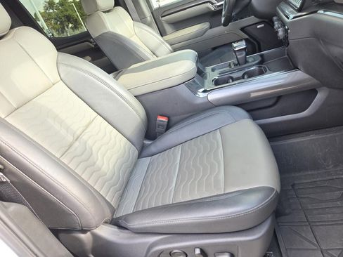 Certified 2025 Chevrolet Silverado 1500 ZR2 AWD/4WD image 10