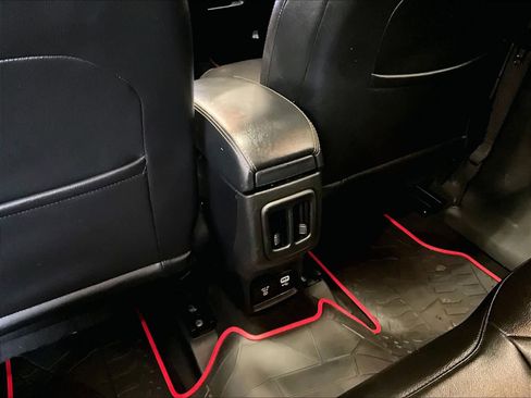 Used 2018 Jeep Compass Limited image 29