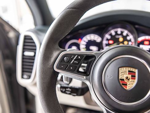 Used 2021 Porsche Cayenne E-Hybrid image 27